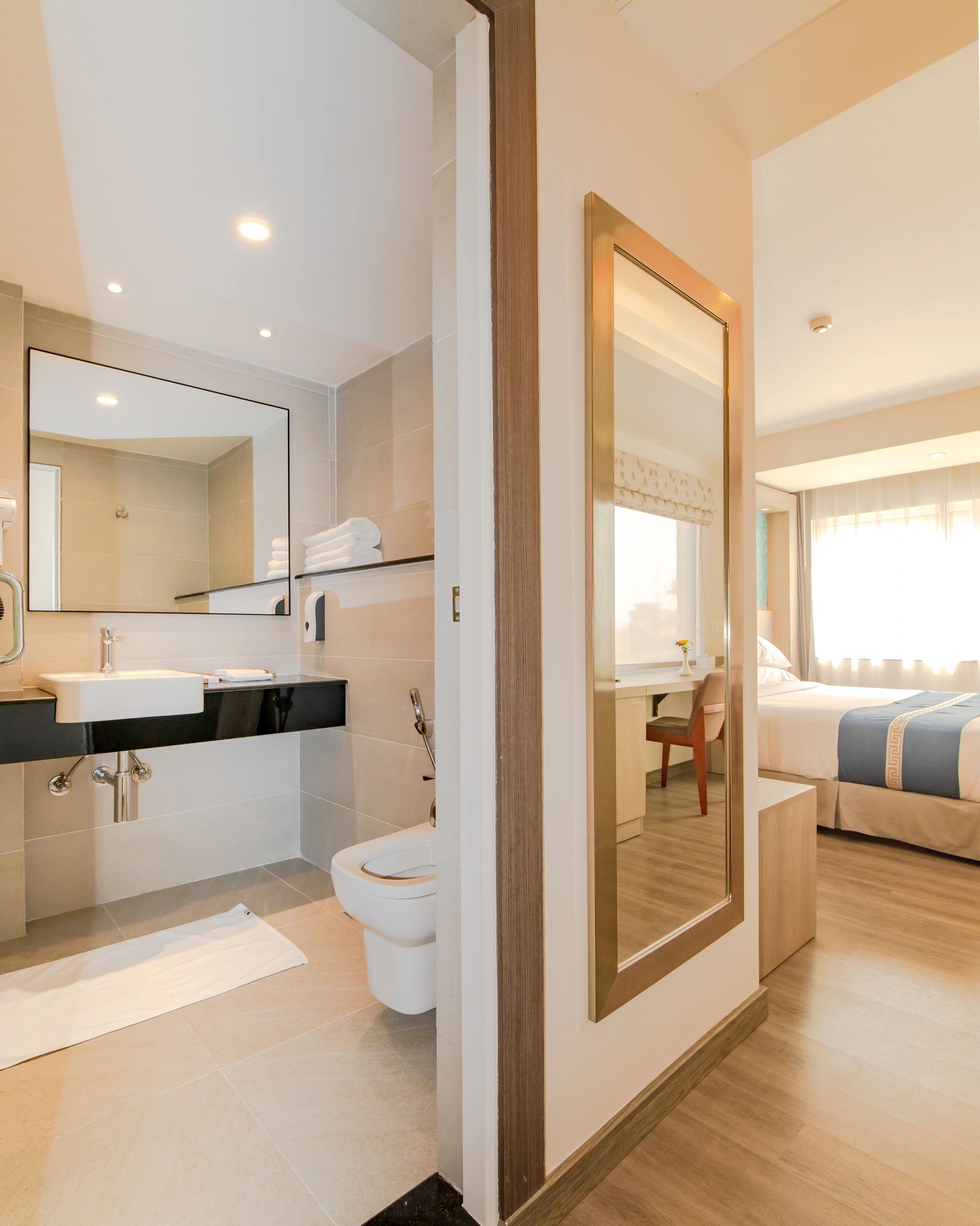 Modern Bathroom with Glass Shower Cubicle and Vanity